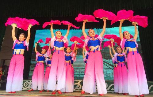 小花戏扇舞视频,小花戏扇舞的古典韵味与灵动风采