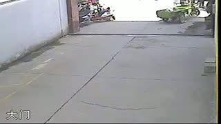 车祸视频惨不忍睹女尸,女子遗体令人触目惊心