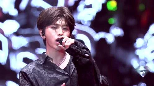 蔡徐坤跳舞视频,动感十足,魅力四溢